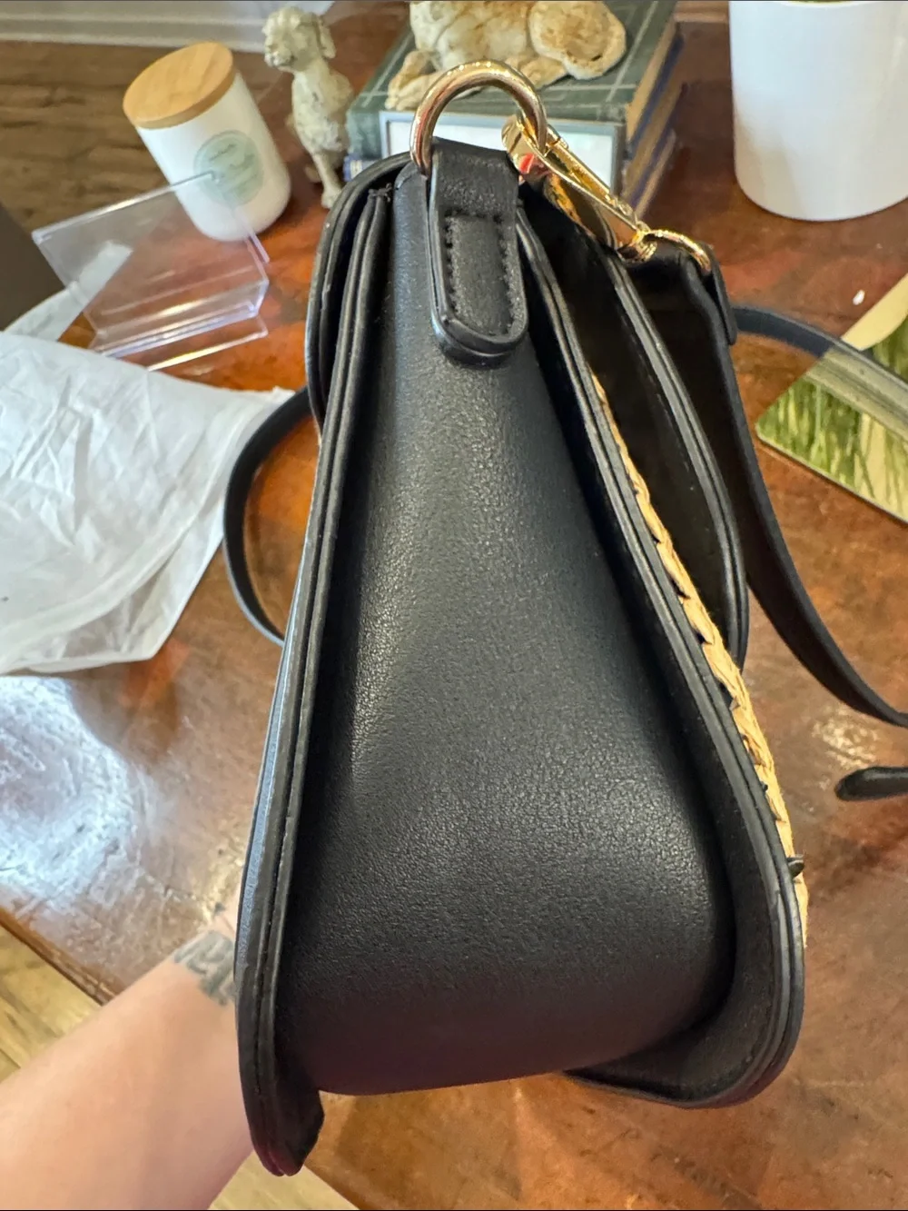 🙏Moda Luxe Tan Woven Crossbody with Black Trim - Picture 4 of 8